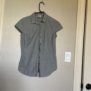 Washington stretch short sleeve black and white shirt/ blouse